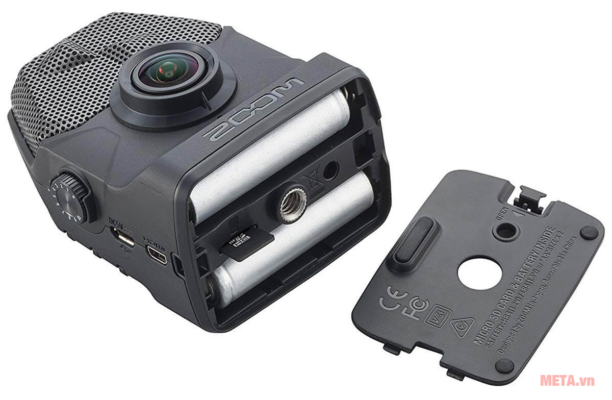Zoom Q2N sử dụng 2 viên pin AA
