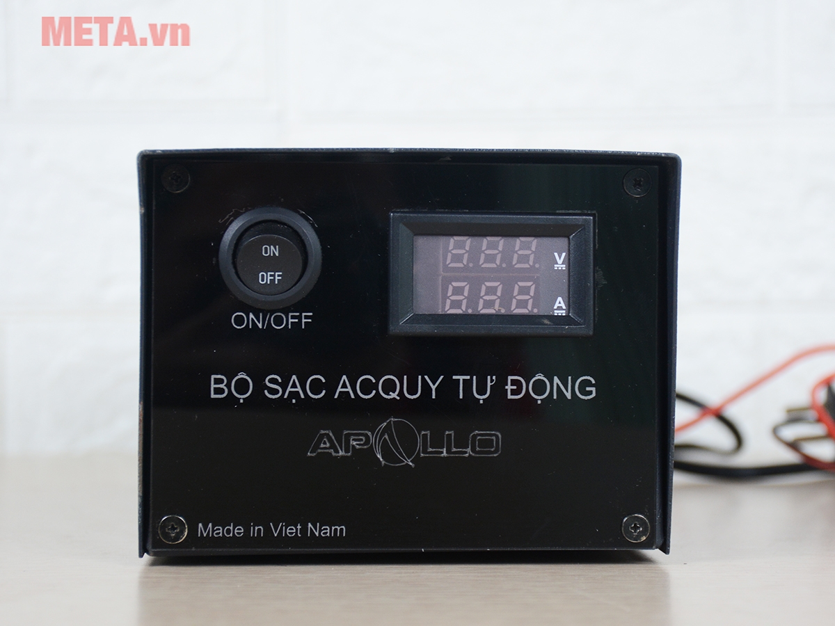 Máy nạp ắc quy tự động Apollo AC2410A với thiết kế cách điện.