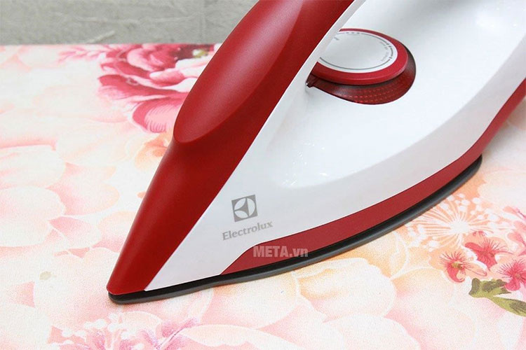 Bàn là Electrolux EDI1004