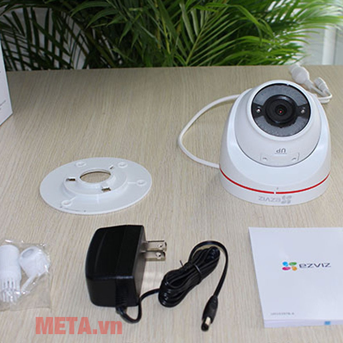 Trọn bộ sản phẩm camera ngoài trời Ezviz