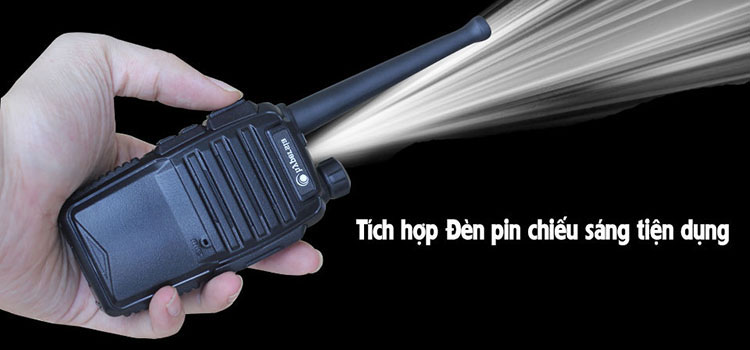 Có đèn pin đi kèm sử dụng trong bóng tối