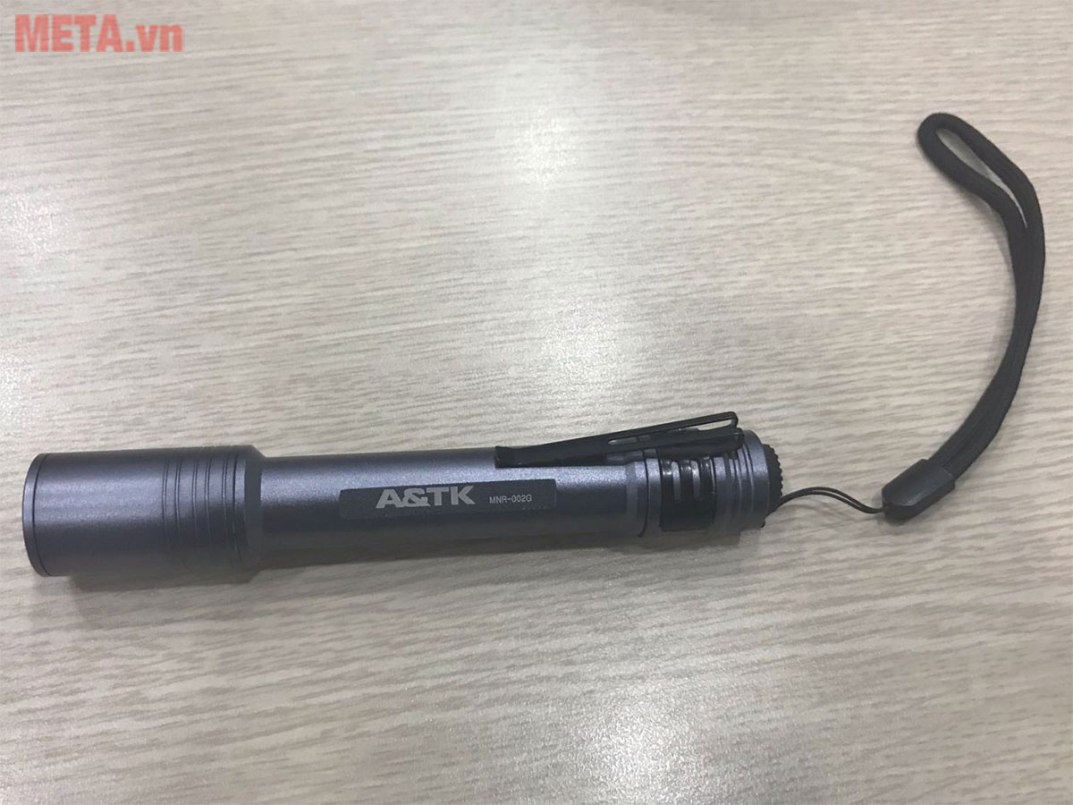 Đèn pin cầm tay
