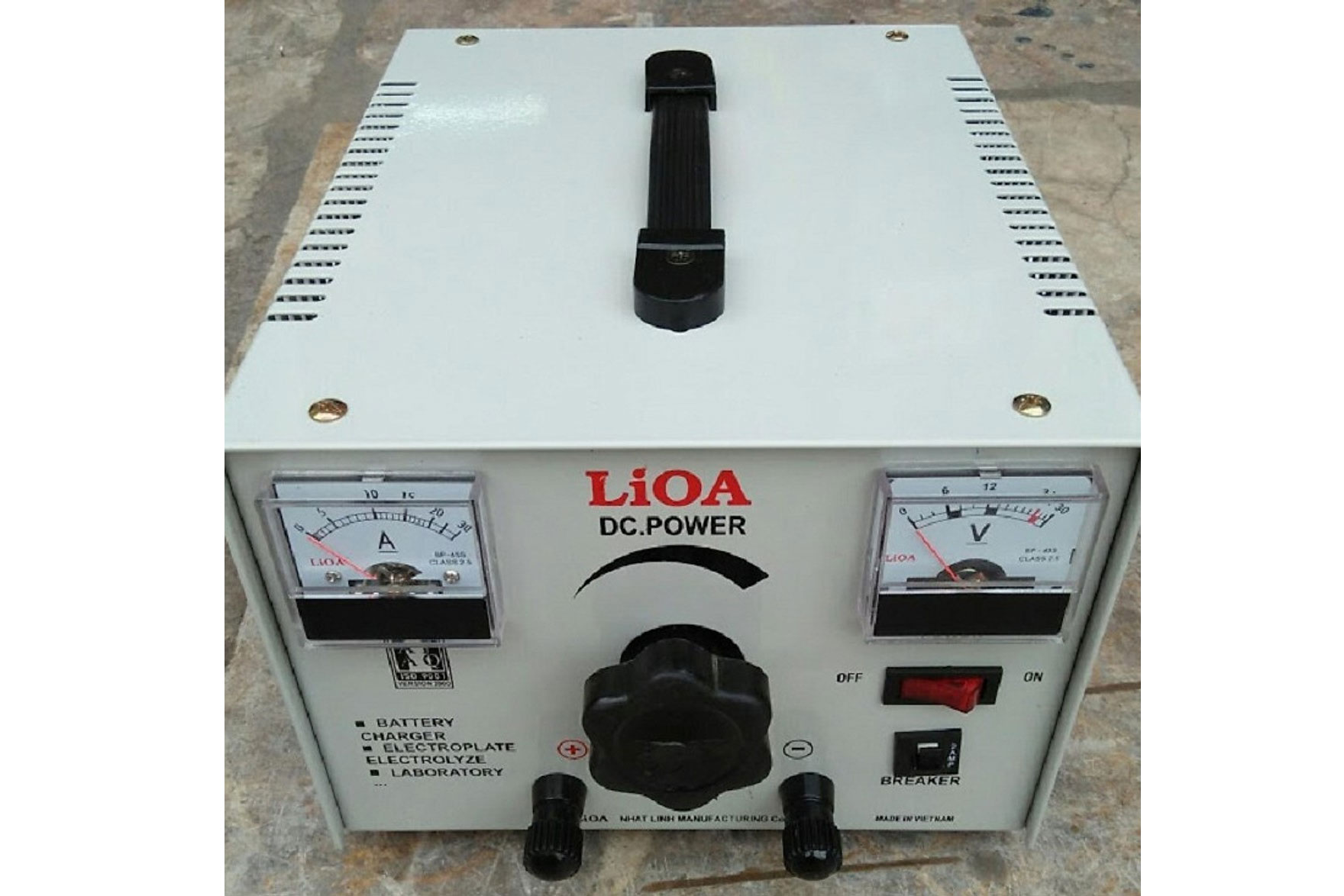 Máy nạp ắc quy Lioa BC1815 (0-18V, 15A)