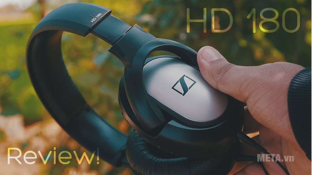 Tai nghe Sennheiser HD 180 có khối lượng cực nhẹ phù hợp cho việc di chuyển