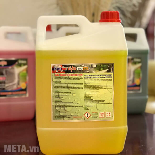 Dung dịch rửa xe không chạm Ekokemika BIO25