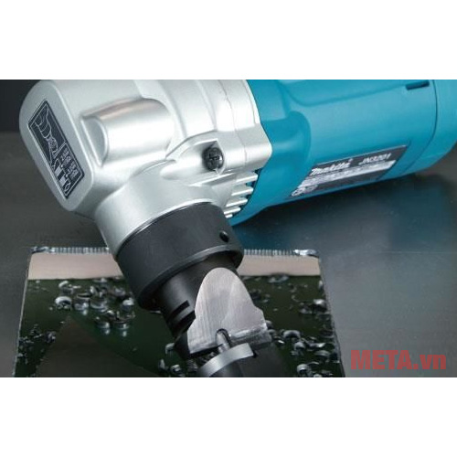 Máy cắt tôn Makita JN3201