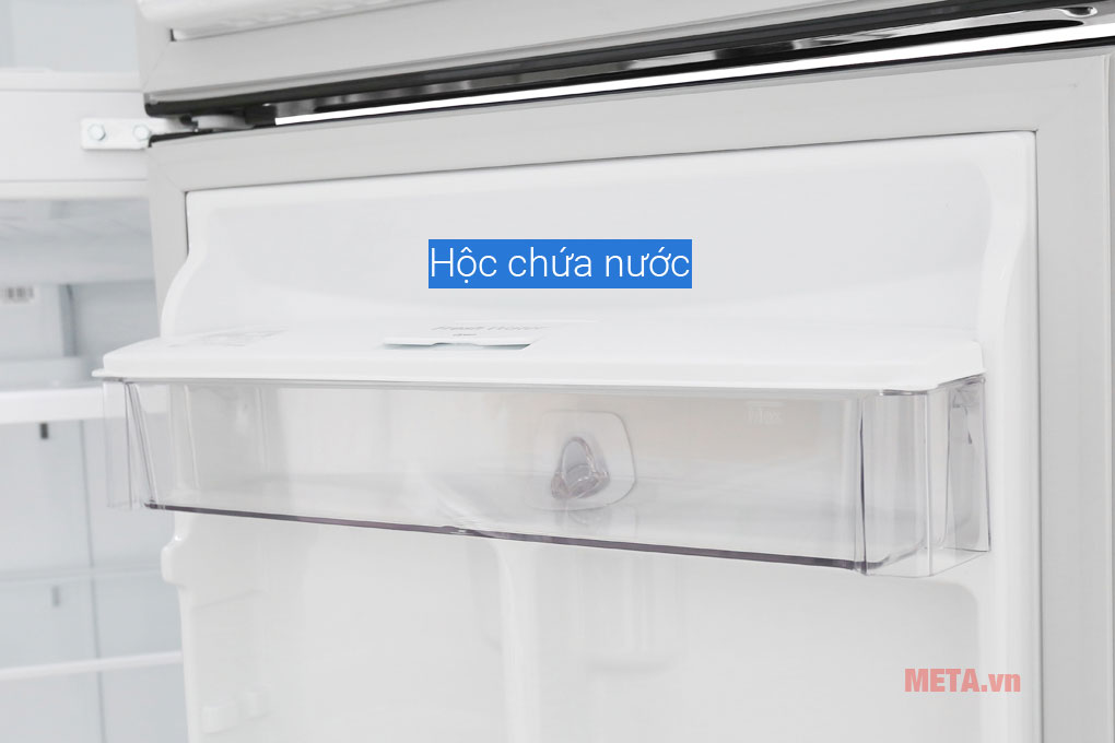 Thiết kế hộc chứa nước giúp lấy nước bên ngoài tiện lợi