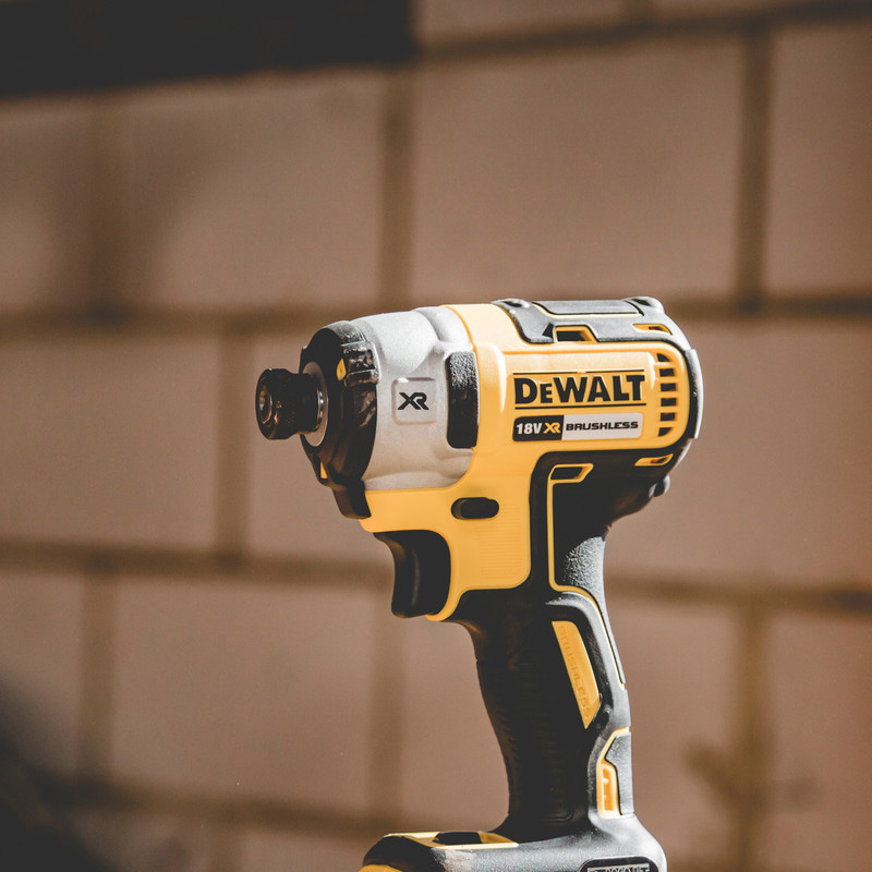 Máy vặn vít dùng pin DeWalt DCF887P2