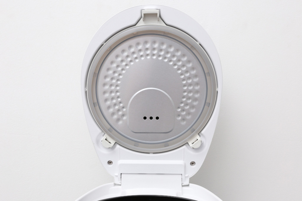 Nồi cơm điện Cuckoo CR-1010F có nắp nồi dạng tổ ong ngăn hơi nước chảy ngược