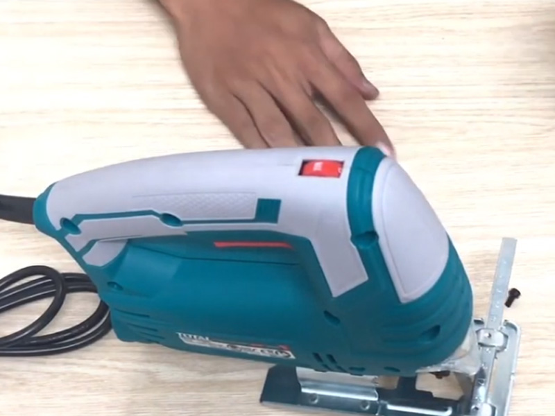 Máy cưa lọng gỗ