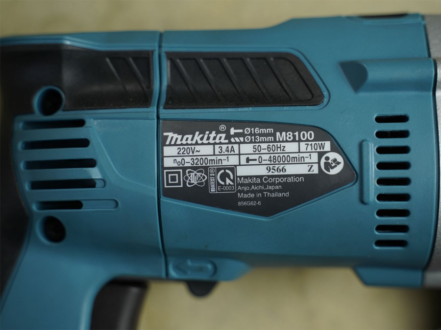 Makita M8100