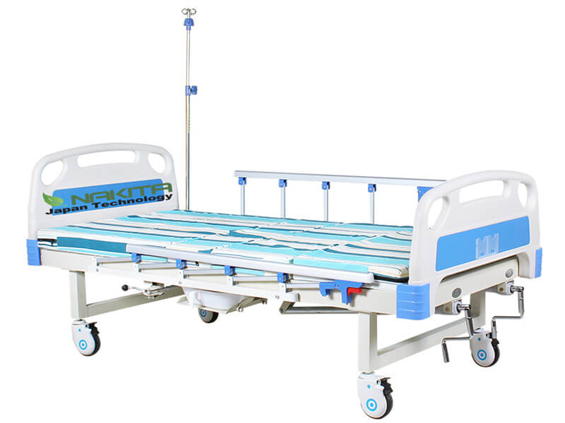 Giường bệnh nhân 2 tay quay có bô vệ sinh DP-B19