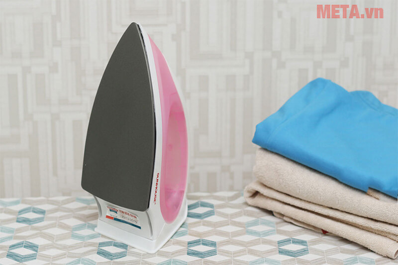 Bàn là khô Sunhouse SHD1072