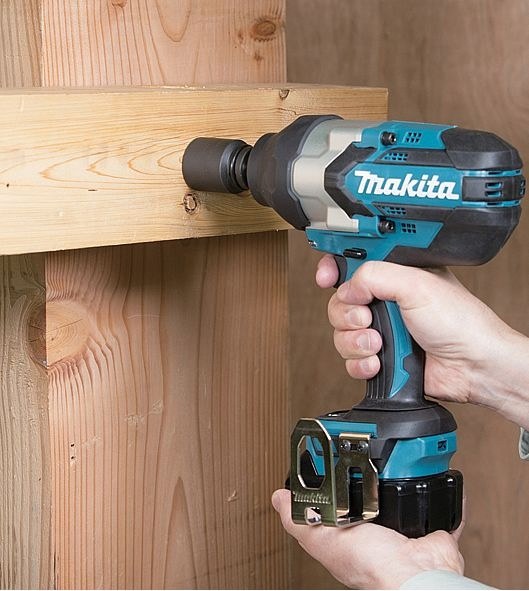 Máy siết bu lông Makita DTW450RME