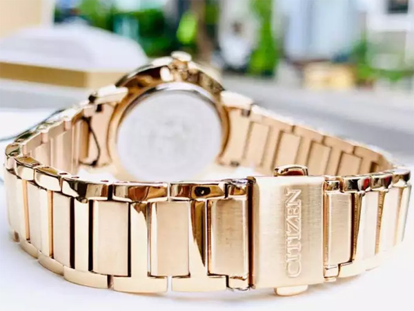 Đồng hồ Citizen EM0523-86P