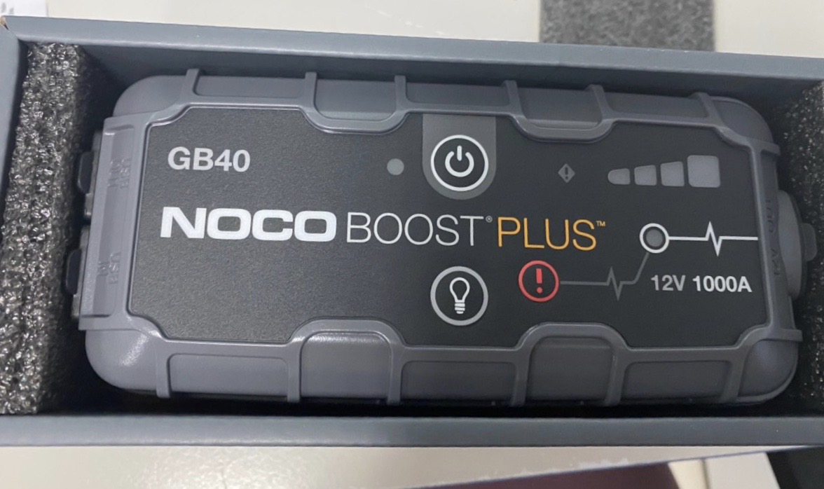 Pin dự phòng kiêm bộ khởi động xe Noco GB40, 1000A