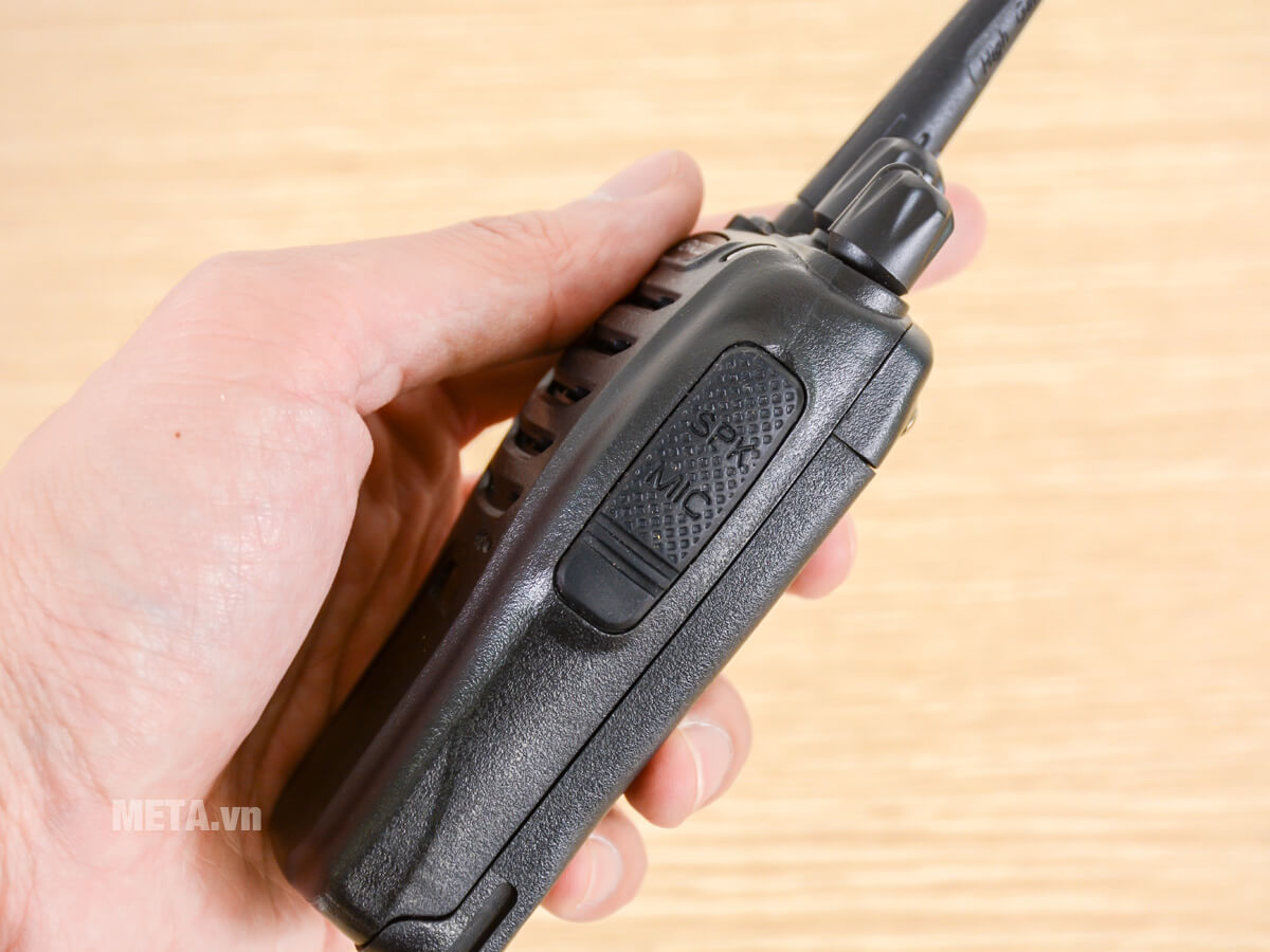 Vị trí nút điều chỉnh mic
