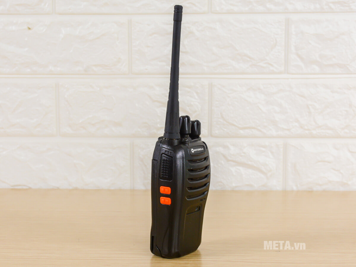Bộ đàm hoạt động trong dải tần số UHF: 400 – 470 MHz