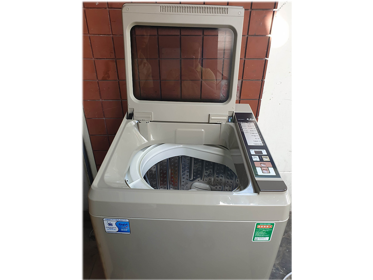 Máy giặt cửa trên Aqua  