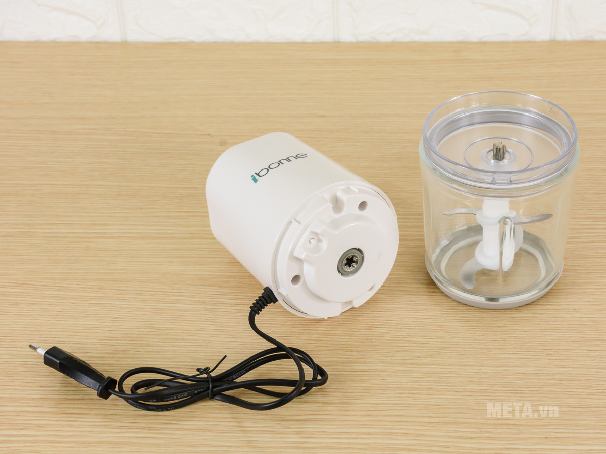 Máy hoạt động với công suất lên đến 200W