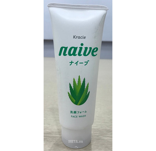 Sữa rửa mặt lô hội Naive 130g