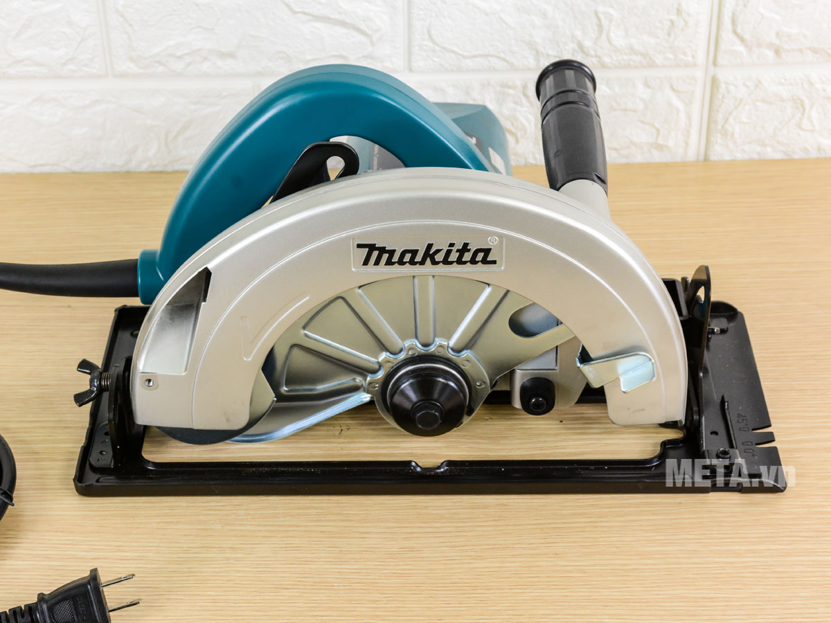 Makita N5900B