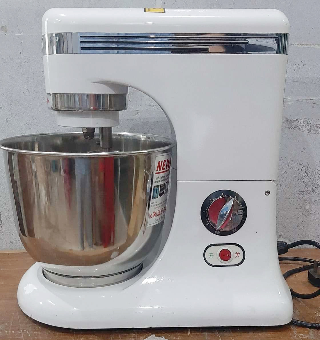 Máy đánh trứng thiết kế tiện lợi 