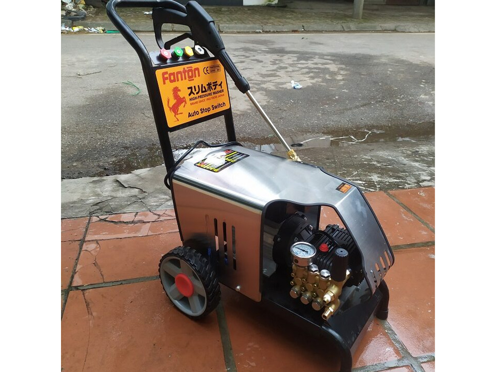 Máy rửa xe cao áp  