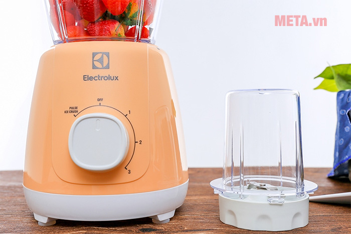 Máy xay sinh tố Electrolux EBR3526