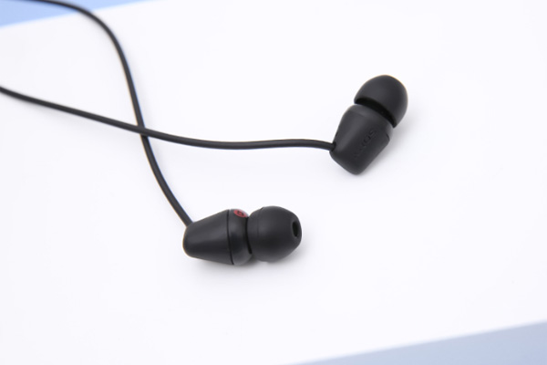 Tai nghe nhét tai có mic Sony WI-C200