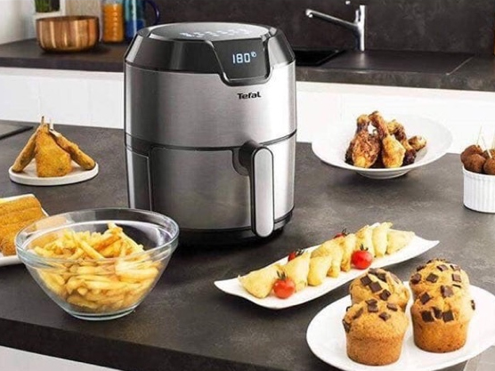 Thiết kế nồi chiên Tefal khá sang trọng, kích thước nhỏ gọn