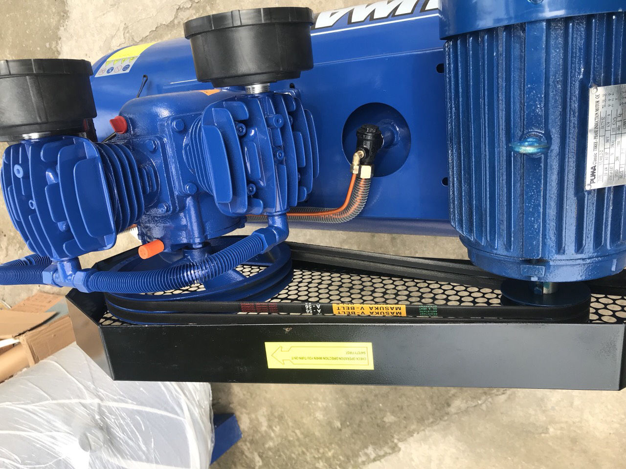 Máy nén khí Puma 1.5HP 70 lít V-0.12/8