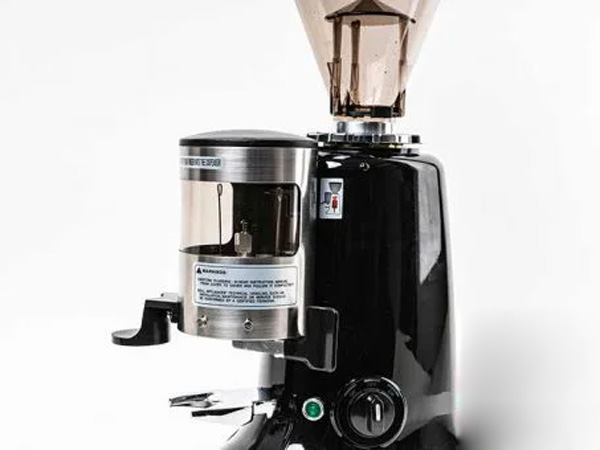 Promix PM-600AB có thiết kế năng động, tiện dụng