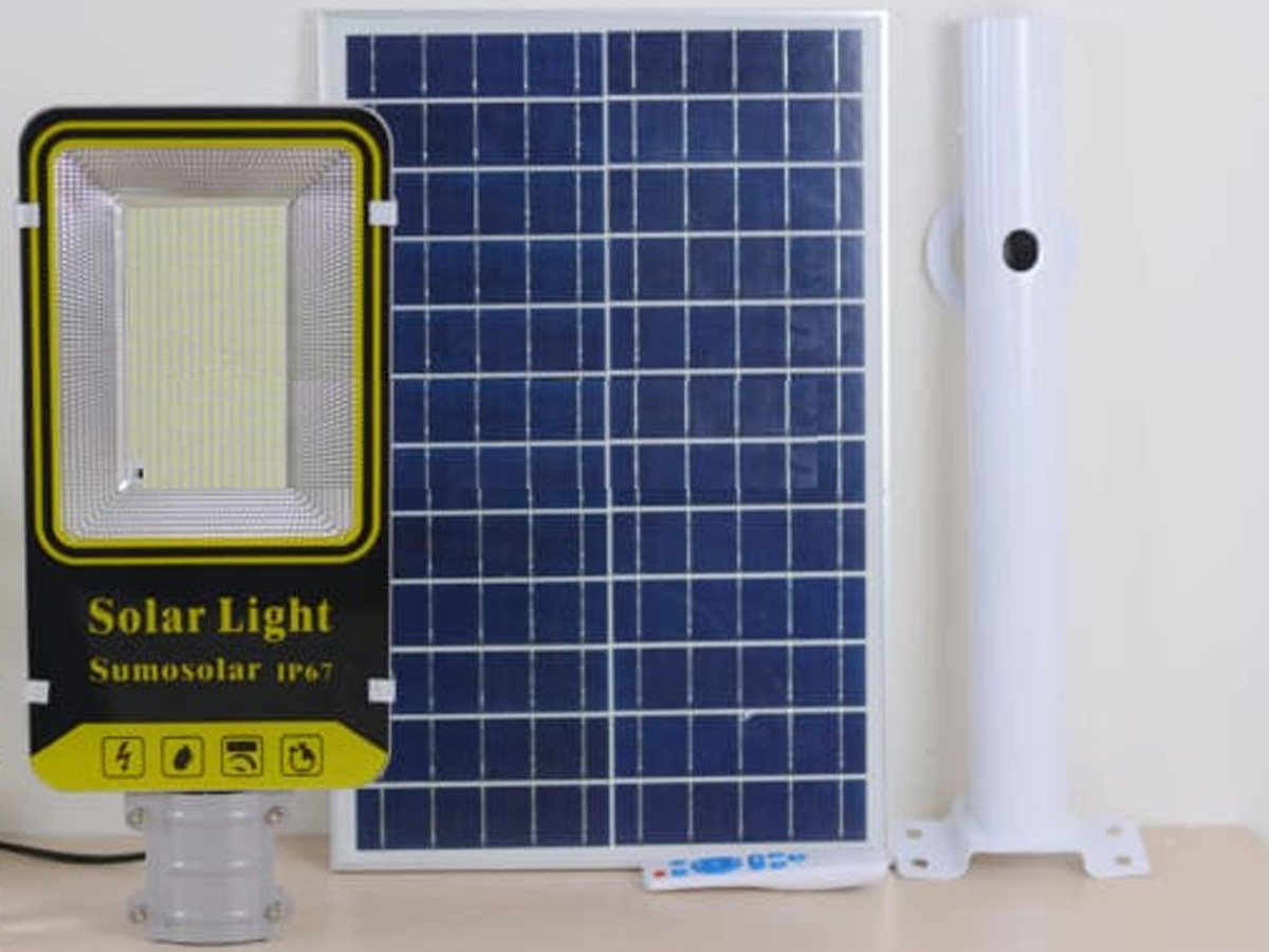 Đèn đường LED năng lượng mặt trời công suất lớn 200W Sumosolar NT03