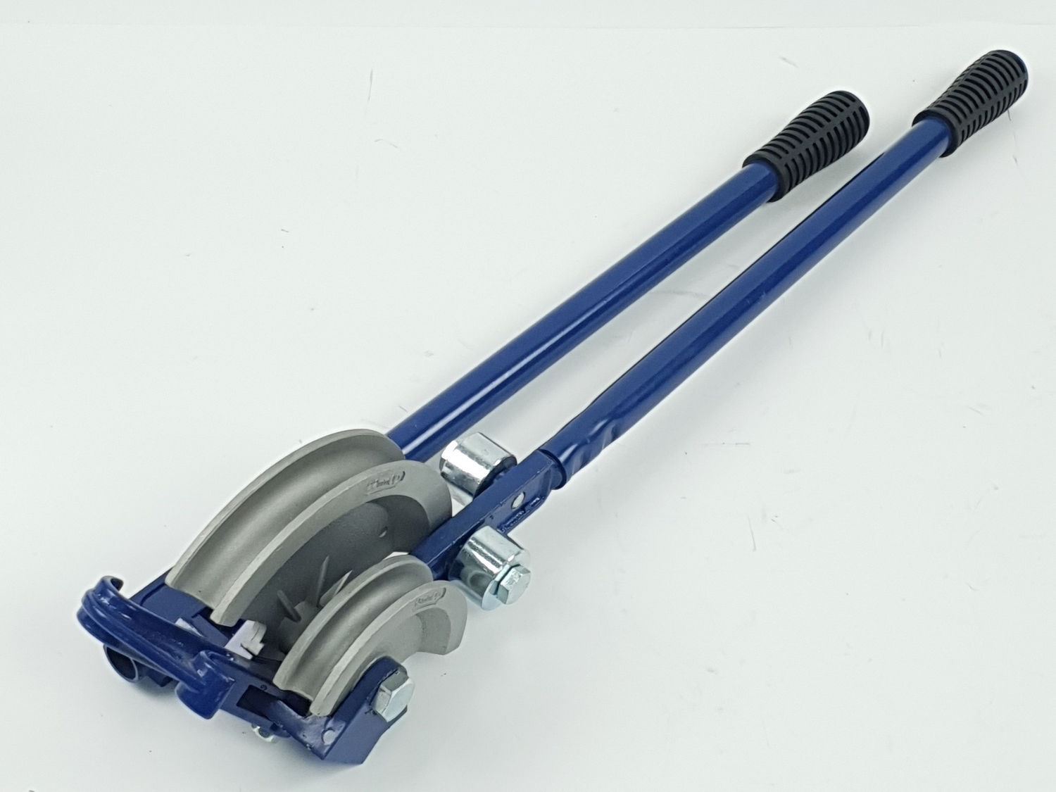 Dụng cụ uốn ống thép 