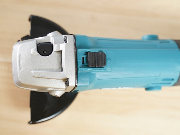 Makita M9503B (125mm)