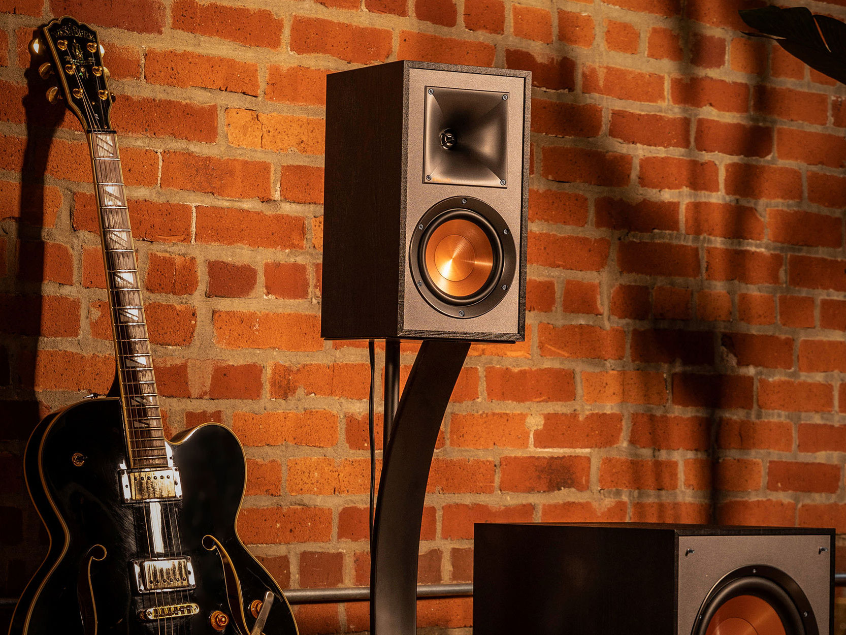 Loa nghe nhạc Klipsch R-41M