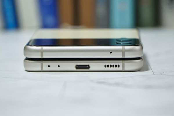 Samsung Galaxy Z Flip3