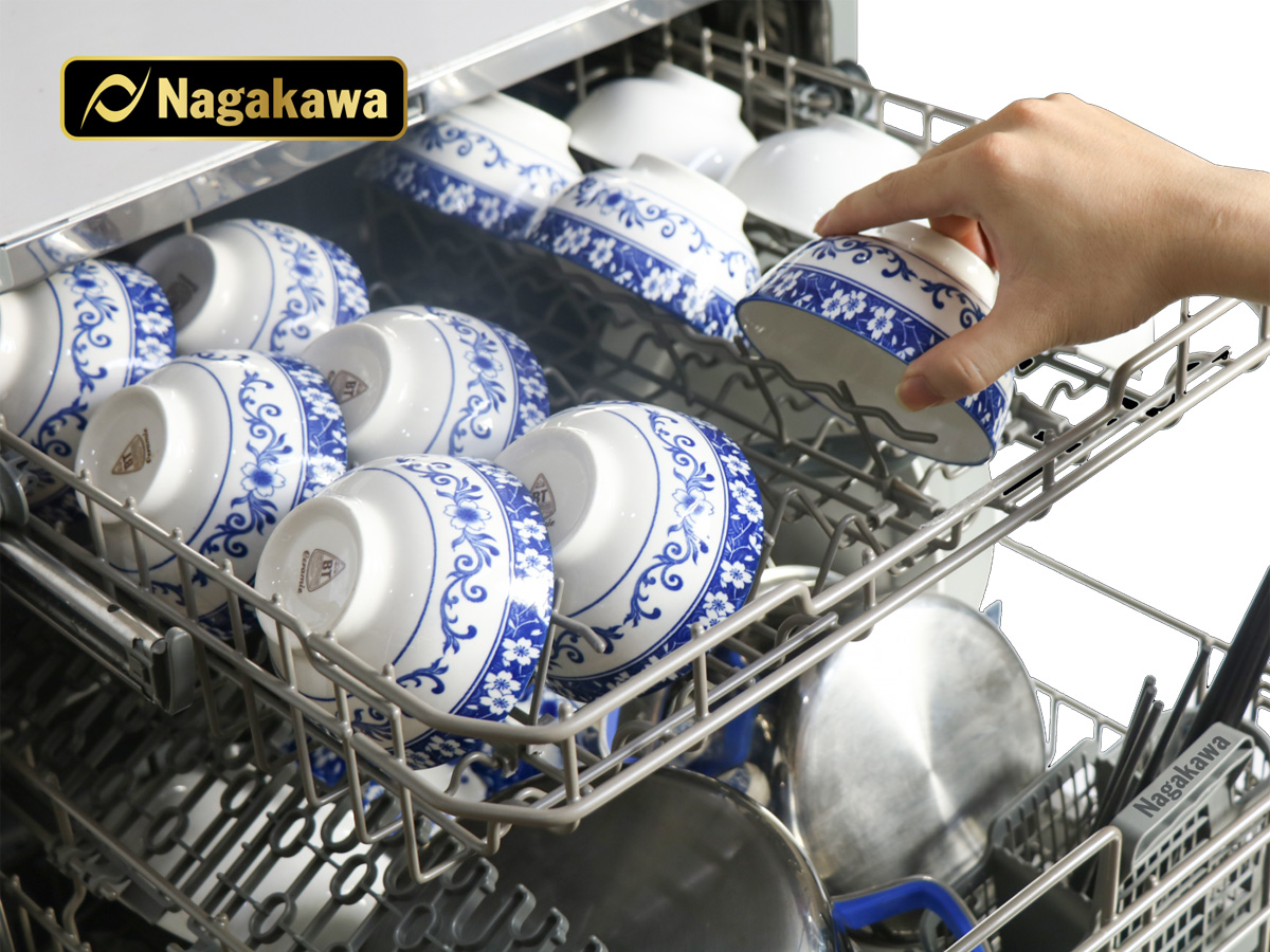 Nagakawa NK8D61M chứa được 8 bộ bát trong mỗi lần rửa