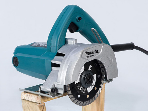 Máy cắt gạch Makita M4101B