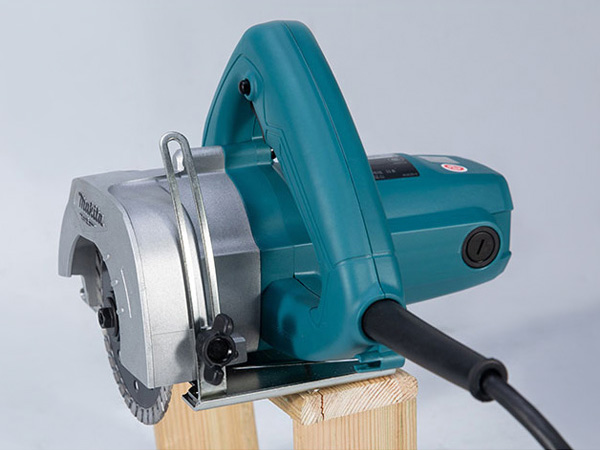 Máy cắt gạch Makita M4101B