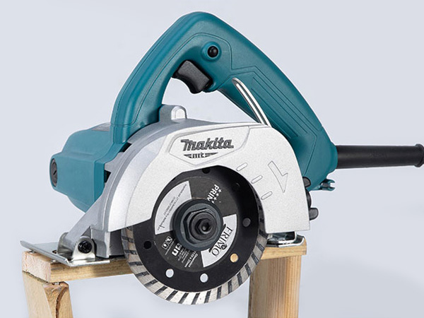 Máy cắt gạch Makita M4101B