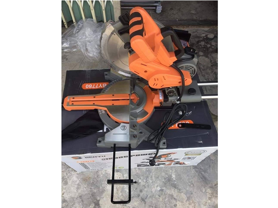 Máy cưa góc thanh trượt Benyu BY7780