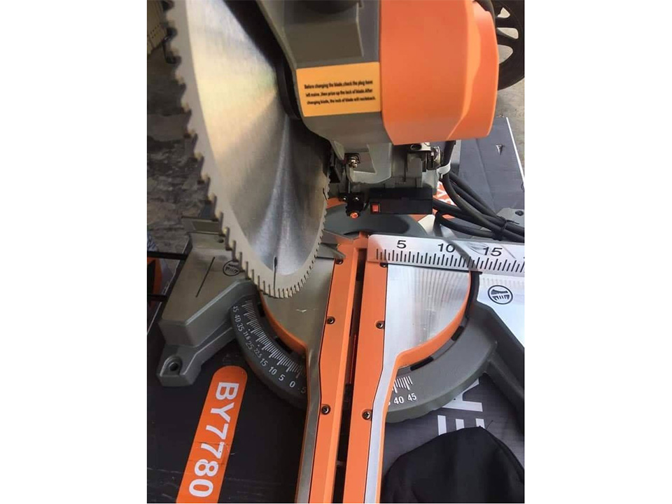 Máy cưa góc thanh trượt Benyu BY7780