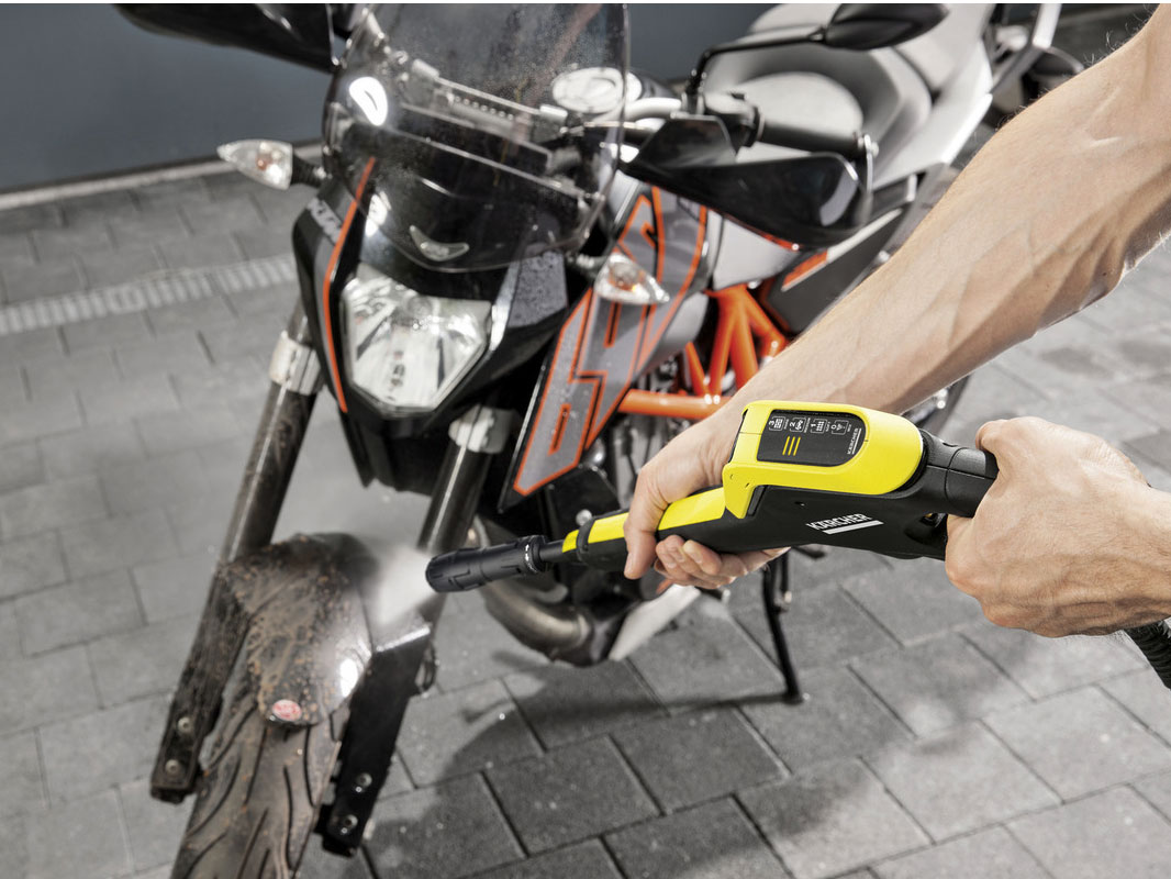 Máy rửa xe Karcher  