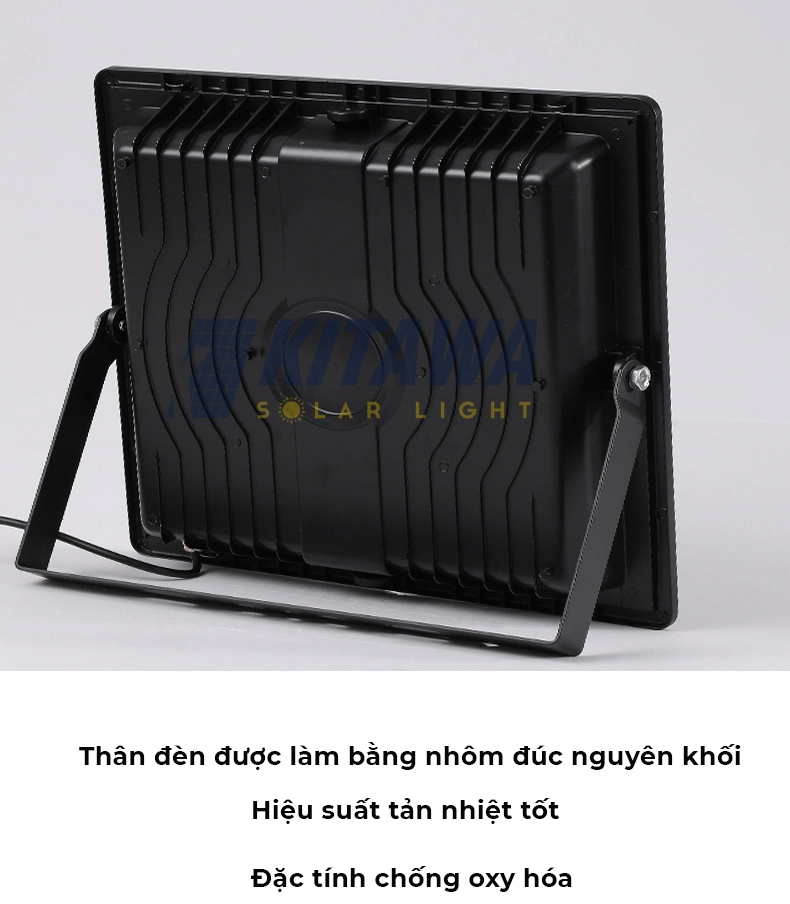 Đèn pha năng lượng mặt trời  