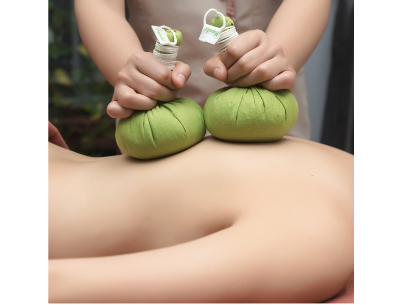 Bóng massage thảo dược spa