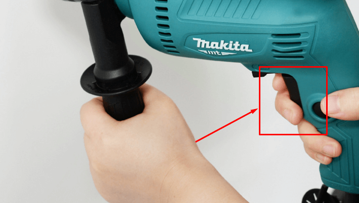 Máy khoan Makita M0801B có nút cò điều tốc cực nhạy, dễ sử dụng