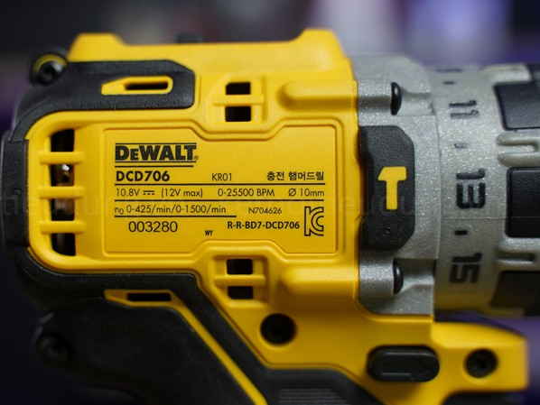 Máy khoan pin Dewalt 