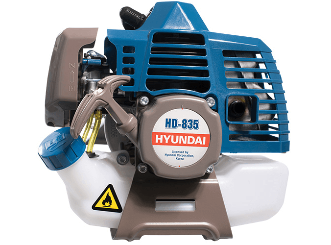 Máy cắt cỏ Hyundai HD 835 sử dụng động cơ 2 thì công suất 900W mạnh mẽ